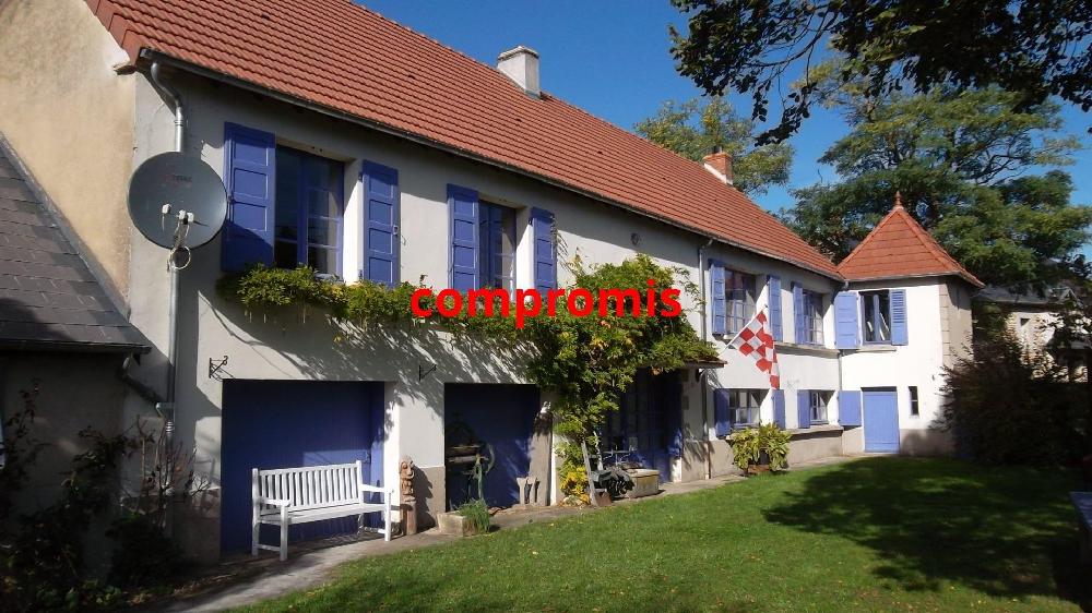 Haus mit Gîte und zu verkaufen in der Auvergne € 245000